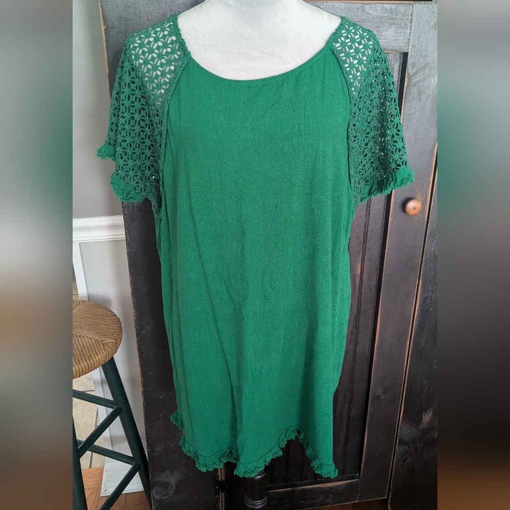 Umgee 1XL Green Crocheted Sleeve Tunic
